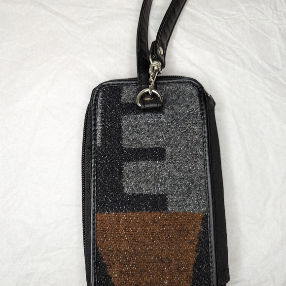 Pendleton Wallet/phone - Picture 3 of 5